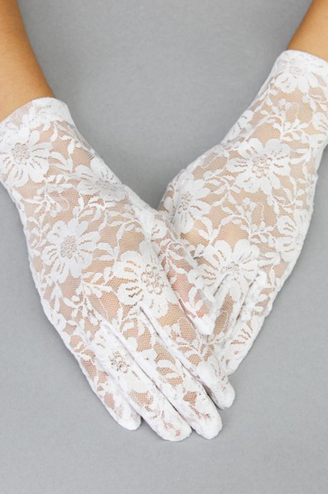 Black or White Wrist Lace Gloves