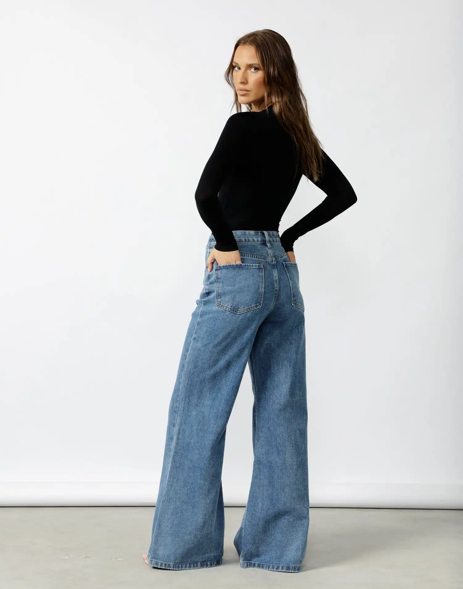 Ethan Wide Leg Jeans (Mid Wash)