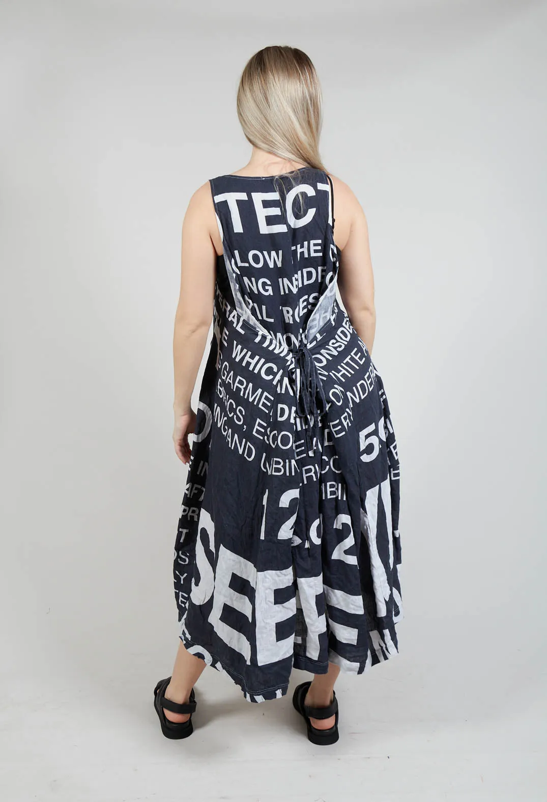 Sleeveless Linen Dress with Large Lettering in Black Print